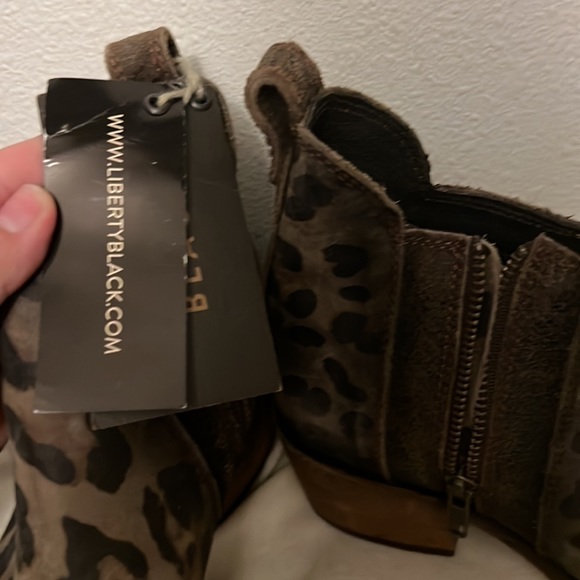 Liberty black cheetah boots size 8 never worn - Picture 2 of 6